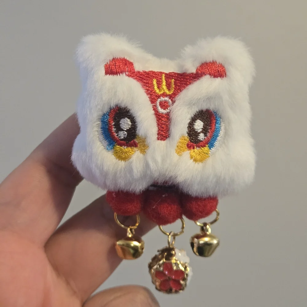 Red and White Embroidered Lion Hair Clip